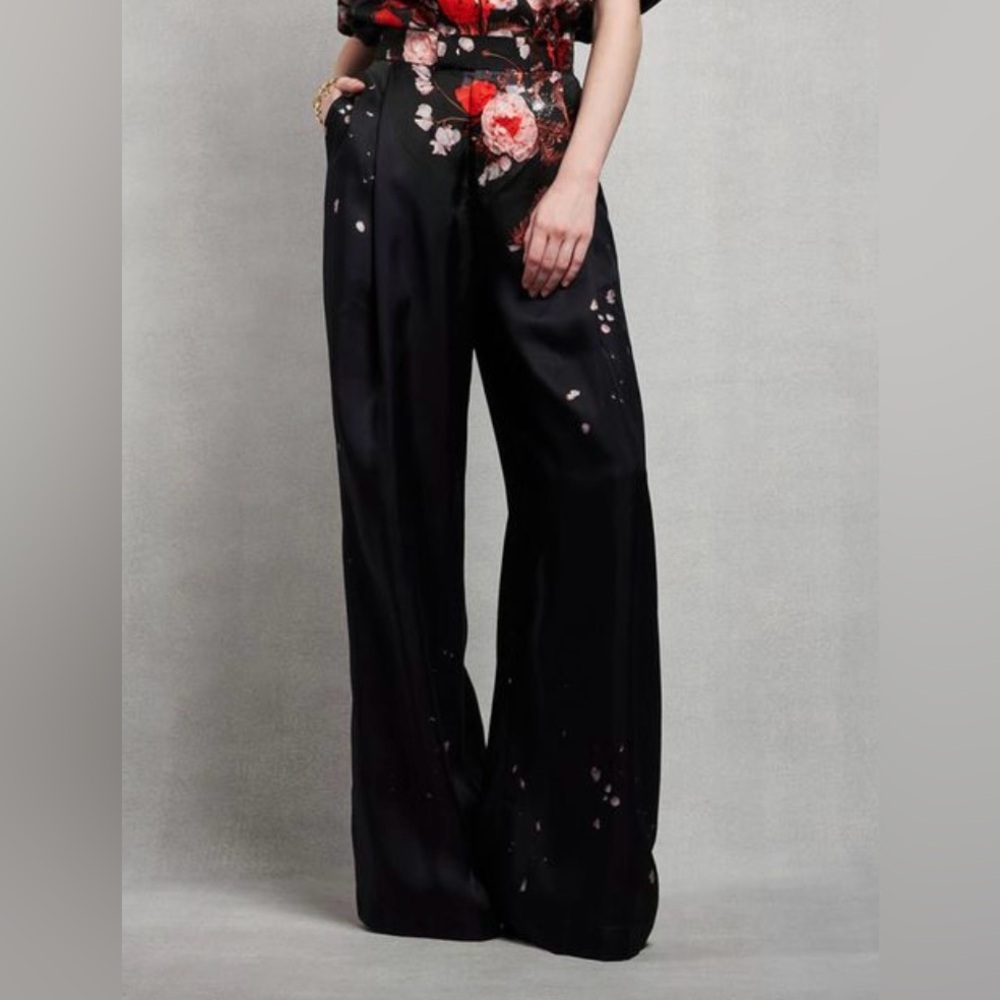 The Kit Leah Trouser size 8petite in red shattered floral
